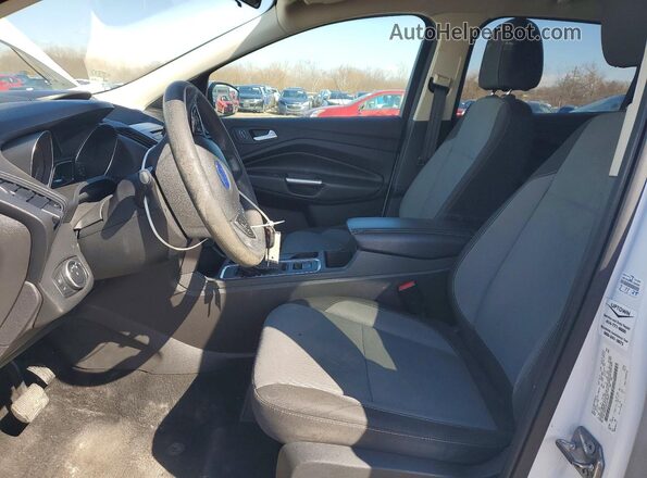 1FMCU9GD3HUD78277 2017 FORD ESCAPE White Widok wnętrza z przodu