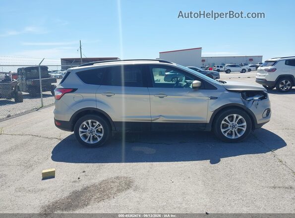 1FMCU9GD3JUB70891 2018 FORD ESCAPE Gold Vista interior trasera