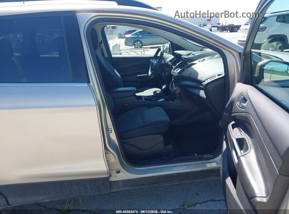 1FMCU9GD3JUB70891 2018 FORD ESCAPE Gold Vista interior delantera