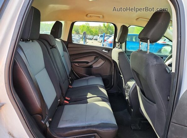 1FMCU9GD3JUD58195 2018 FORD ESCAPE White Вид задньої частини салону