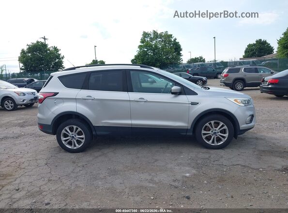 1FMCU9GD4HUD90180 2017 FORD ESCAPE Gray Вид задньої частини салону