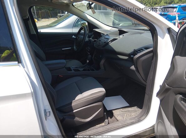 1FMCU9GD4HUE81871 2017 FORD ESCAPE Белый Вид салона спереди
