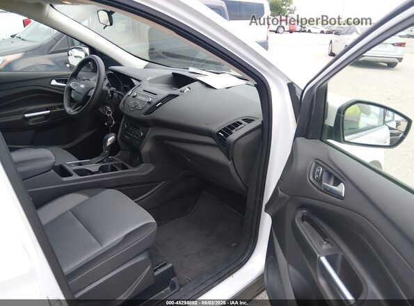 1FMCU9GD4JUD08714 2018 FORD ESCAPE White Front interior view