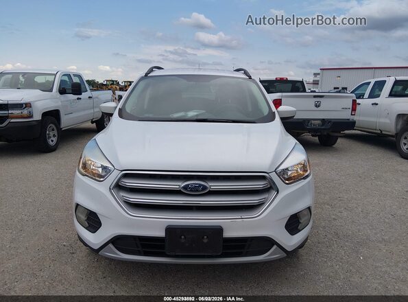 1FMCU9GD4JUD08714 2018 FORD ESCAPE White Front view