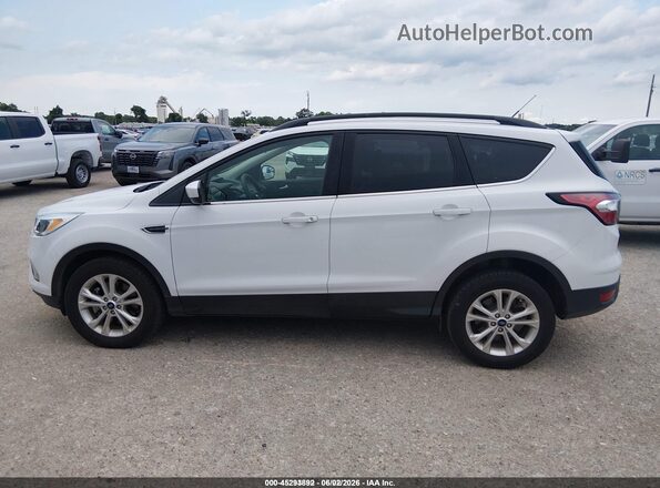 1FMCU9GD4JUD08714 2018 FORD ESCAPE White 360 interior view