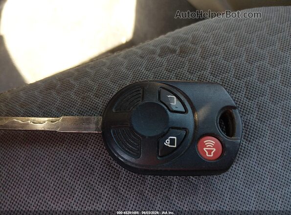 1FMCU9GD4JUD46718 2018 FORD ESCAPE White Вид панелі приладів