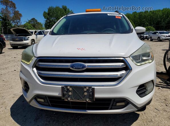 1FMCU9GD5HUB38714 2017 FORD ESCAPE Белый Вид спереди