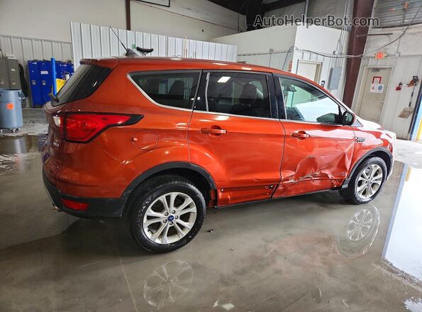 1FMCU9GD5KUB32323 2019 FORD ESCAPE Orange უკანა მარჯვენა
