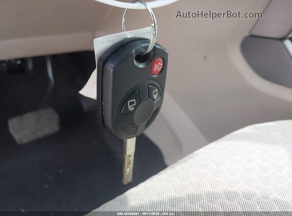 1FMCU9GD6HUC07605 2017 FORD ESCAPE White Widok deski rozdzielczej