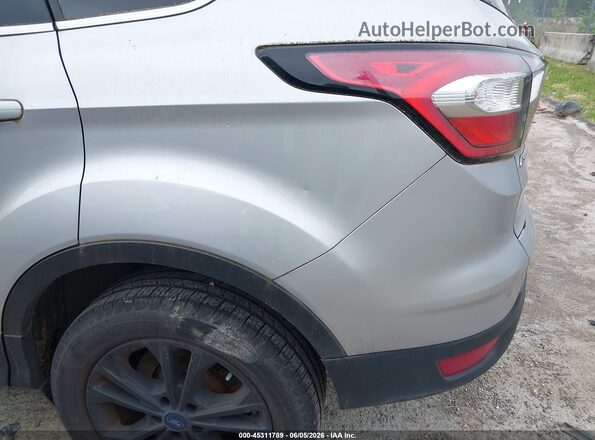 1FMCU9GD6HUC67920 2017 FORD ESCAPE Silver Front view