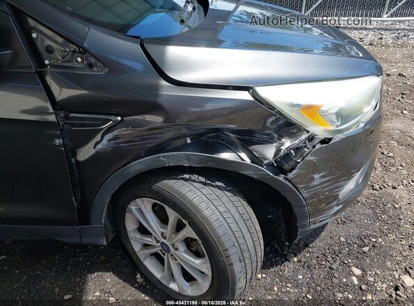 1FMCU9GD6HUD15125 2017 FORD ESCAPE Gray Widok z przodu