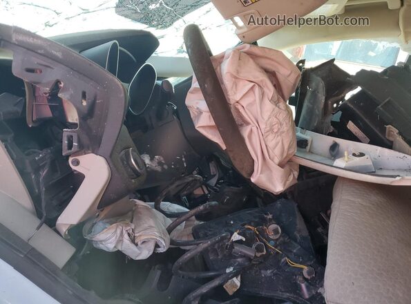 1FMCU9GD6JUA27403 2018 FORD ESCAPE Белый 
