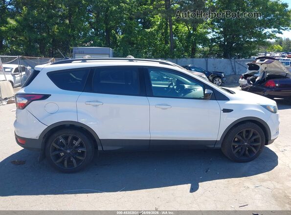 1FMCU9GD6JUA68470 2018 FORD ESCAPE White Rear interior view
