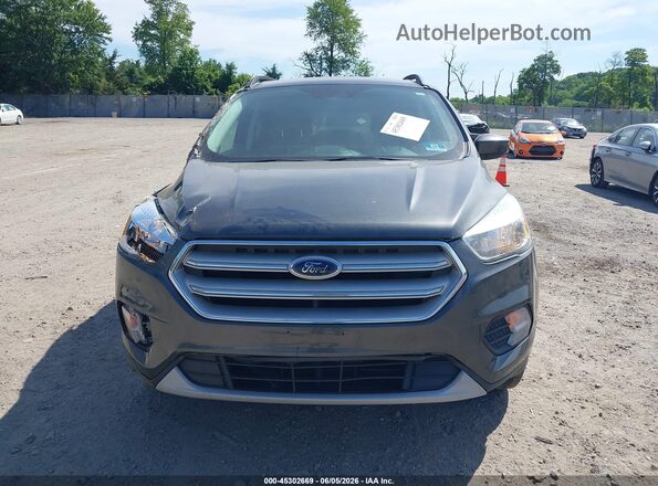 1FMCU9GD6JUB19398 2018 FORD ESCAPE Серый Вид щитка приборов