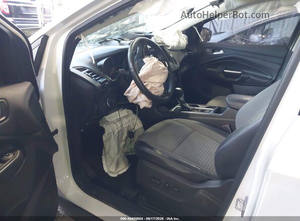 1FMCU9GD6JUD13574 2018 FORD ESCAPE White Front interior view