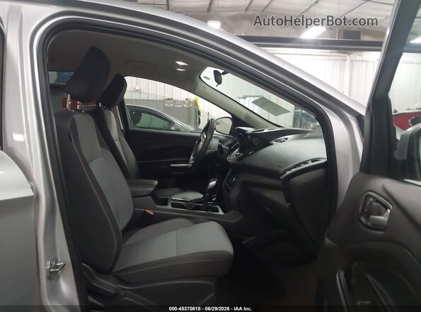 1FMCU9GD6KUA64260 2019 FORD ESCAPE Серебряный Вид салона спереди