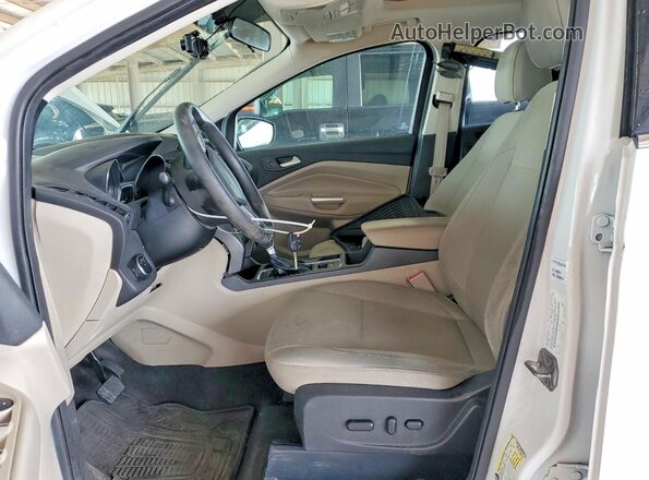 1FMCU9GD7HUB38309 2017 FORD ESCAPE White Widok wnętrza z przodu