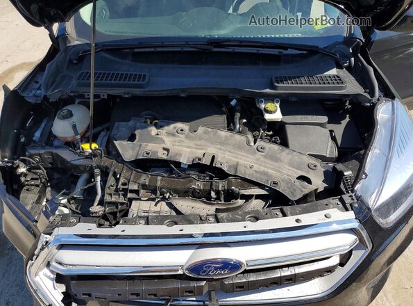 1FMCU9GD7HUC17219 2017 FORD ESCAPE Black ძრავის განყოფილების ხედი