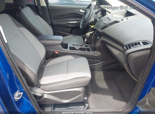 1FMCU9GD7HUE55944 2017 FORD ESCAPE Синий Вид салона спереди