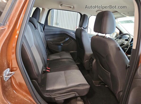 1FMCU9GD7HUE58780 2017 FORD ESCAPE Brown Widok wnętrza z tyłu