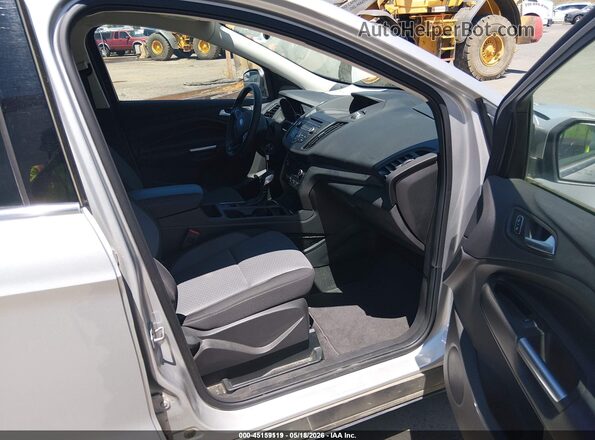 1FMCU9GD7JUC38769 2018 FORD ESCAPE Silver Vista interior delantera