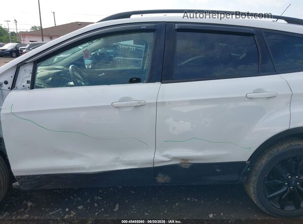 1FMCU9GD7JUD01949 2018 FORD ESCAPE White Vista frontal