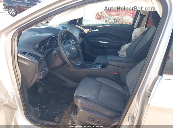1FMCU9GD7KUC05871 2019 FORD ESCAPE Silver Front interior view