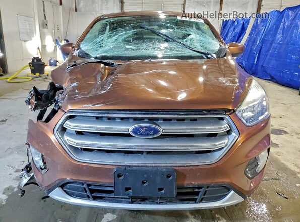 1FMCU9GD8HUA91386 2017 FORD ESCAPE Orange წინა ხედი