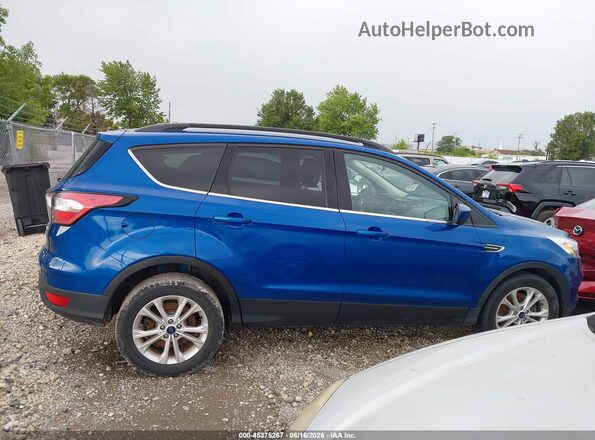 1FMCU9GD8HUD06166 2017 FORD ESCAPE Blue Вид задньої частини салону
