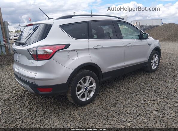 1FMCU9GD8JUD08604 2018 FORD ESCAPE Серебряный Задняя правая четверть