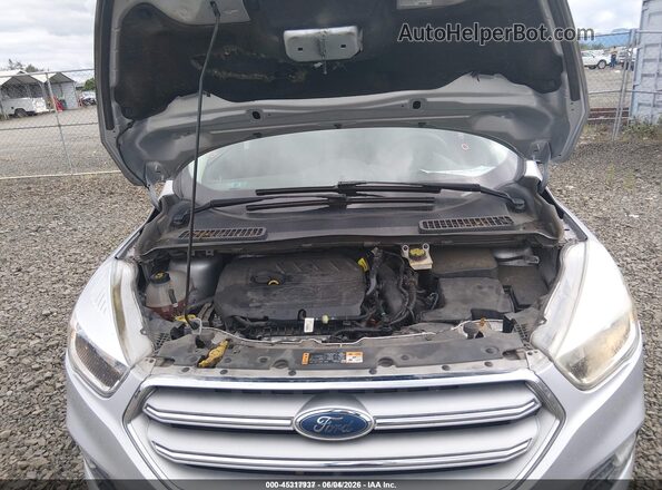 1FMCU9GD8JUD08604 2018 FORD ESCAPE Серебряный Вид сзади