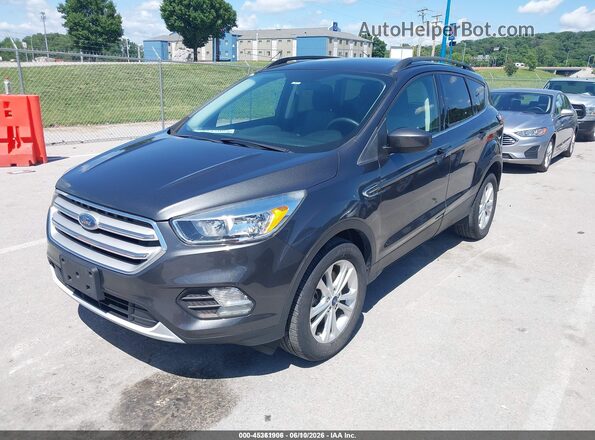 1FMCU9GD8JUD08831 2018 FORD ESCAPE Серый Передняя левая четверть