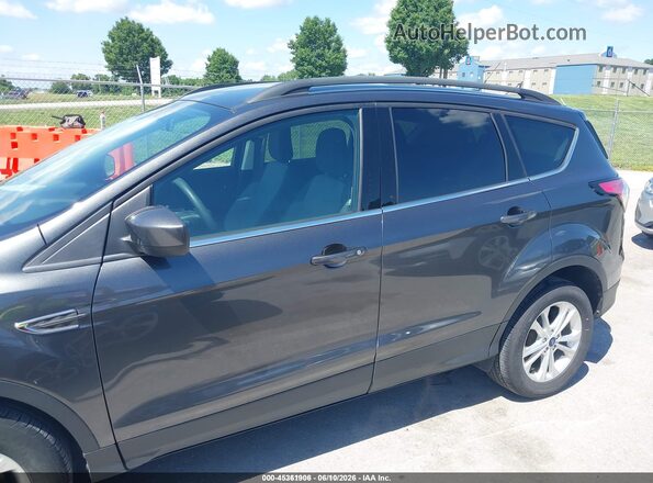 1FMCU9GD8JUD08831 2018 FORD ESCAPE Серый Вид спереди