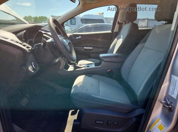 1FMCU9GD9HUD95598 2017 FORD ESCAPE Silver Вид салону спереду