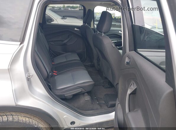 1FMCU9GD9JUA83075 2018 FORD ESCAPE Silver Widok naklejki z numerem VIN