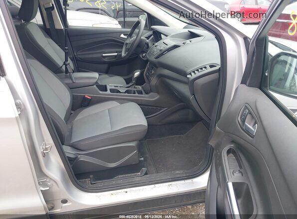 1FMCU9GD9JUA83075 2018 FORD ESCAPE Silver Widok wnętrza z przodu