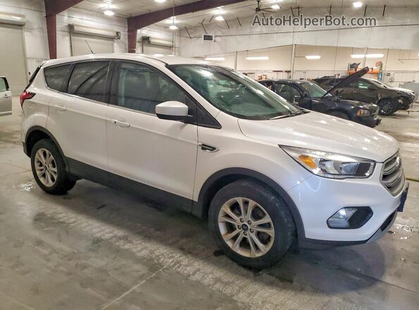 1FMCU9GD9KUB06498 2019 FORD ESCAPE Белый Передняя правая четверть