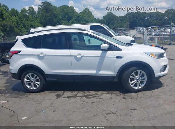 1FMCU9GDXJUB29142 2018 FORD ESCAPE White Widok wnętrza z tyłu
