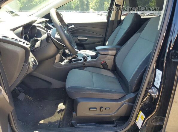 1FMCU9GDXJUD44813 2018 FORD ESCAPE Черный Вид салона спереди