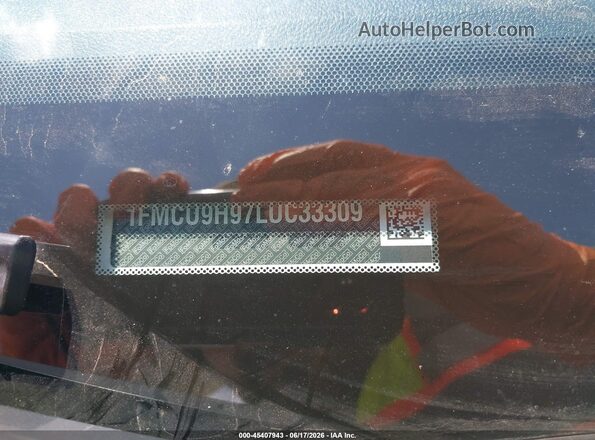 1FMCU9H97LUC33309 2020 FORD ESCAPE White Engine compartment view