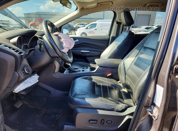1FMCU9HD2JUC55106 2018 FORD ESCAPE Gray Front interior view