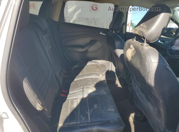 1FMCU9HD6JUB87876 2018 FORD ESCAPE White Widok wnętrza z tyłu