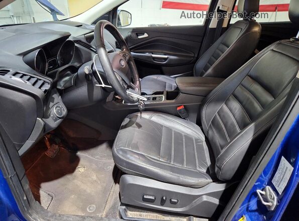 1FMCU9HD6JUD46007 2018 FORD ESCAPE Синий Вид салона спереди