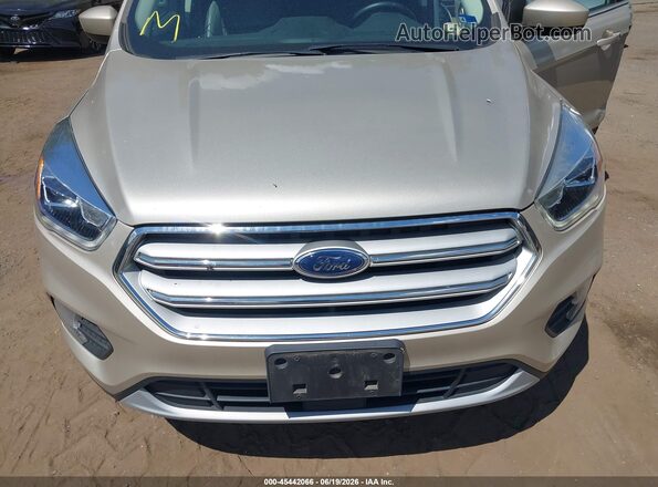 1FMCU9HD8JUD55372 2018 FORD ESCAPE Gold Front view