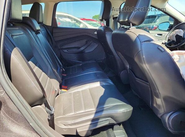 1FMCU9HDXJUA15933 2018 FORD ESCAPE Gray Вид задньої частини салону