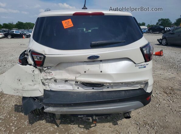 1FMCU9J90JUD57669 2018 FORD ESCAPE Белый Вид сзади