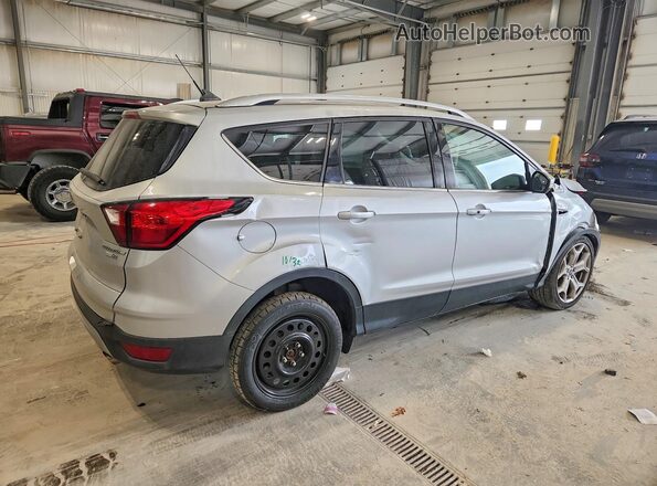 1FMCU9J90KUA63271 2019 FORD ESCAPE Silver Rear right