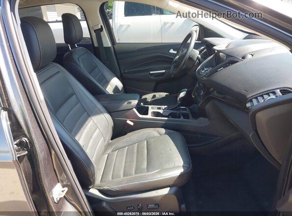 1FMCU9J90KUB51690 2019 FORD ESCAPE Gray Widok wnętrza z przodu