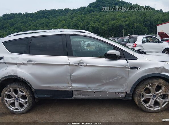 1FMCU9J94HUE62659 2017 FORD ESCAPE Silver Widok zestawu wskaźników