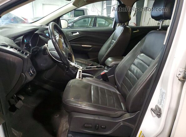 1FMCU9J95GUC24902 2016 FORD ESCAPE Белый Вид салона спереди